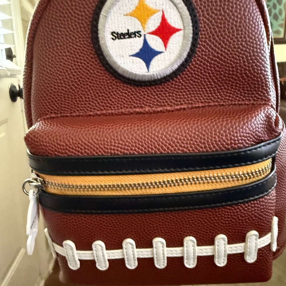 Brand New  Pittsburgh Steelers Loungefly bag